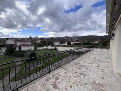 Maison à vendre 319 000 € 8 pièces 5 chambres 158 m² 1 000 m² de terrain Montbrison 42600