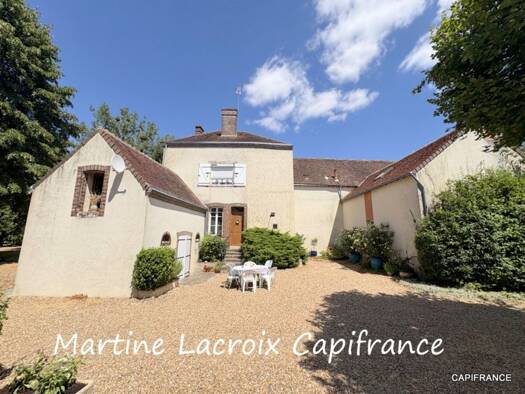 Maison à vendre 240 000 € 6 pièces 3 chambres 176 m² 4 547 m² de terrain Courgenard 72320