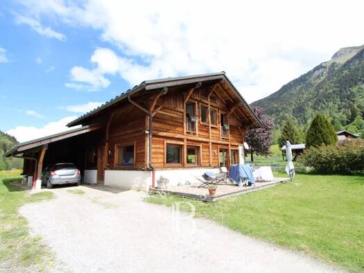 Chalet à vendre 1 100 000 € 5 pièces 4 chambres 156 m² 676 m² de terrain Les Contamines-Montjoie 74170