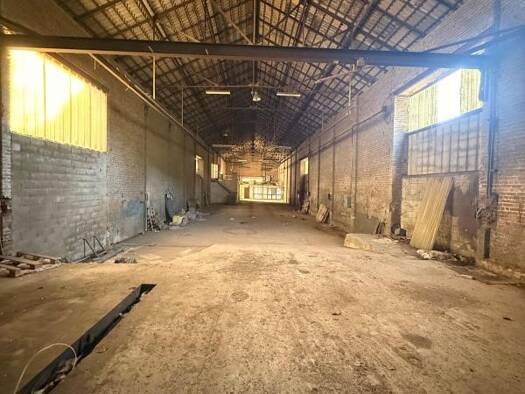 Entrepôt à vendre 166 625 € 850 m² d'espace de stockage Sequehart 02420