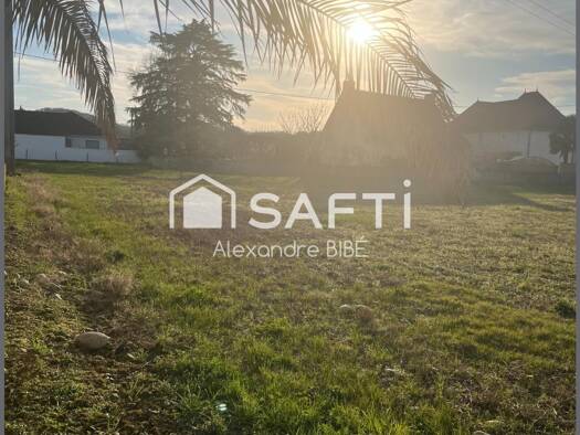 Terrain constructible viabilisé à vendre 116 000 € 1 977 m² de terrain Meillon 64510