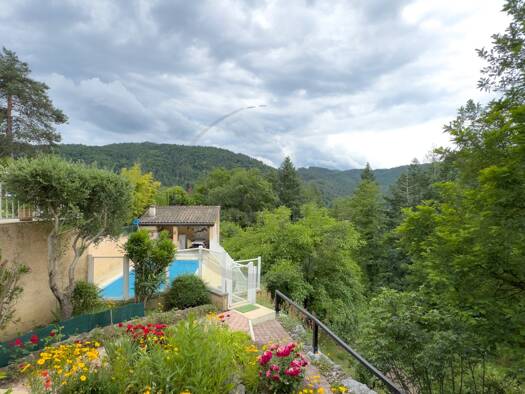 Maison à vendre 335 000 € 6 pièces 4 chambres 125 m² 1 275 m² de terrain Les Ollieres sur Eyrieux 07360
