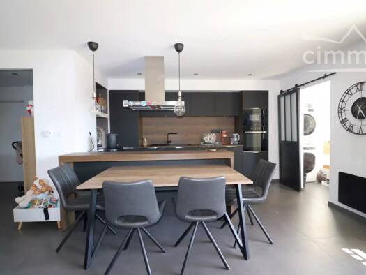 Appartement à vendre - Première occupation 350 000 € 4 pièces 3 chambres 97,33 m² Étage 4/6 Ouest La Ravoire 73490