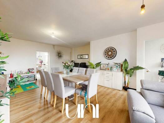 Maison à vendre 220 000 € 3 pièces 2 chambres 98 m² May-sur-Orne 14320