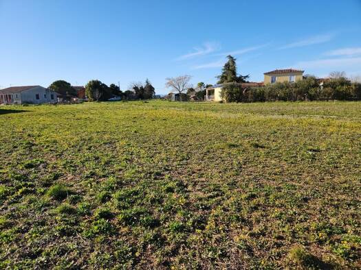 Terrain constructible à vendre 99 000 € 1 245 m² de terrain Castelnau-Valence 30190