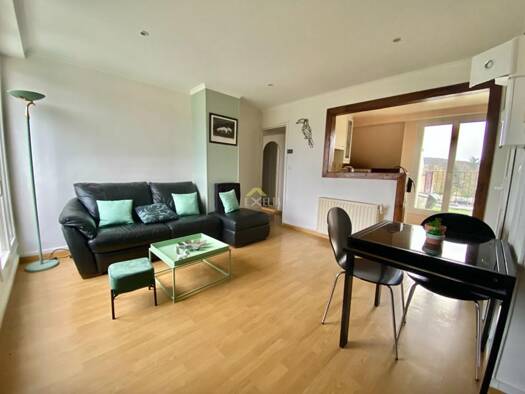 Appartement à louer 776 € 2 pièces 1 chambre 41 m² Étage 3/3 Rosny-sur-Seine 78710