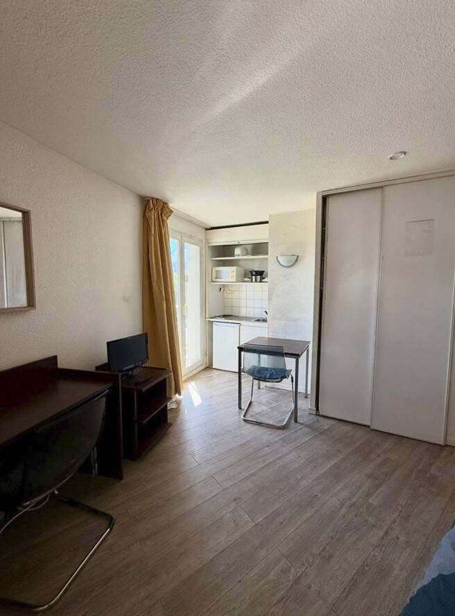 Maison à louer, 18m², COURBEVOIE