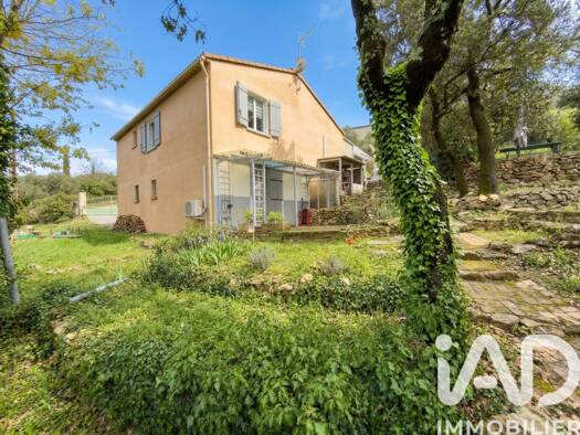 Maison en viager 240 000 € 5 pièces 3 chambres 98 m² 1 650 m² de terrain Garéoult 83136