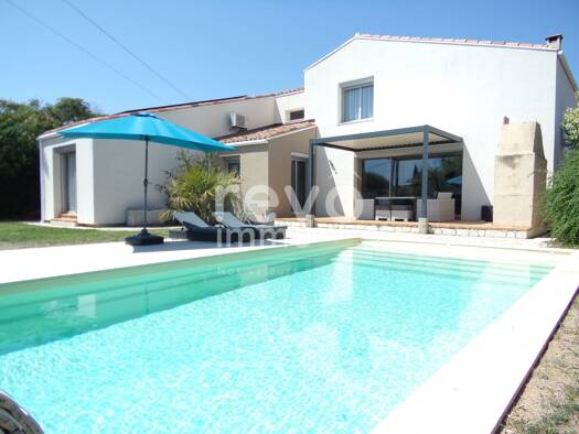 Villa à vendre 550 000 € 7 pièces 6 chambres 206 m² 1 240 m² de terrain Canet 34800