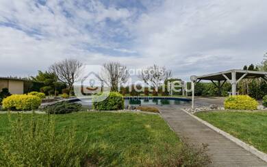 Maison à vendre 620 000 € 4 pièces 3 chambres 175 m² 2 403 m² de terrain Faramans 01800