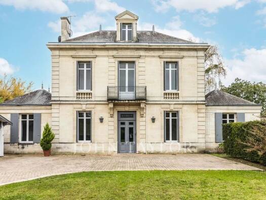 Maison à vendre 1 680 000 € 8 pièces 5 chambres 260 m² 2 000 m² de terrain Jean-Moulin Le Bouscat 33110