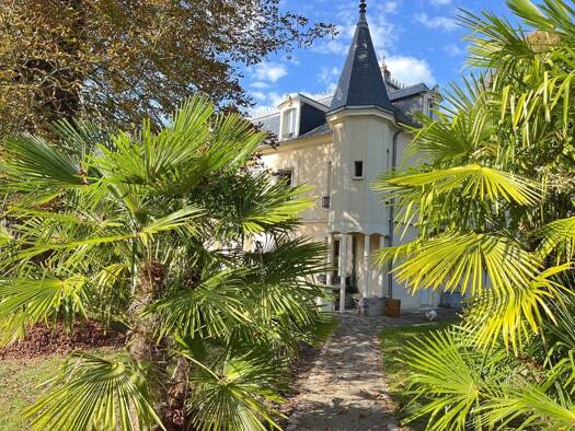 Villa à vendre 1 890 000 € 29 pièces 15 chambres 654 m² 5 535 m² de terrain Coubert 77170