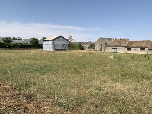 Terrain à vendre 59 000 € 654 m² de terrain Épieds-en-Beauce 45130