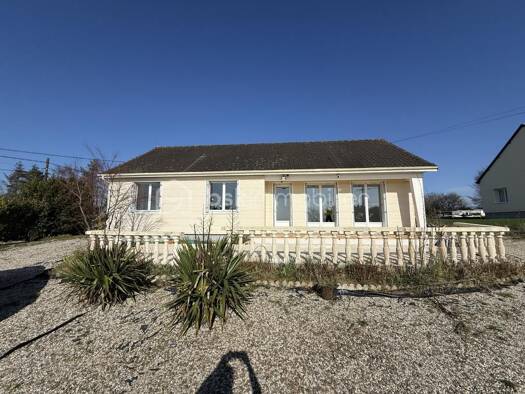 Maison de plain-pied à vendre 146 500 € 5 pièces 2 chambres 90 m² 1 400 m² de terrain Saint-Barthélemy 50140