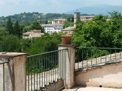 Appartement à louer 1 480 € 2 pièces 1 chambre 51 m² 1er étage Le Village Valbonne 06560