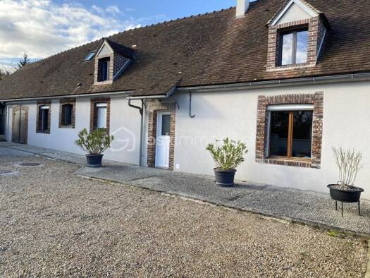 Ferme à vendre 209 500 € 8 pièces 5 chambres 170 m² 1 471 m² de terrain Saint-Lubin-de-Cravant 28270