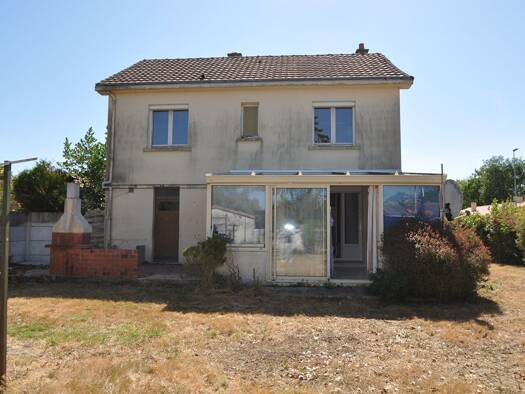 Maison à vendre 215 000 € 5 pièces 4 chambres 94 m² 694 m² de terrain Sud de la route de Bouguenais La Montagne 44620