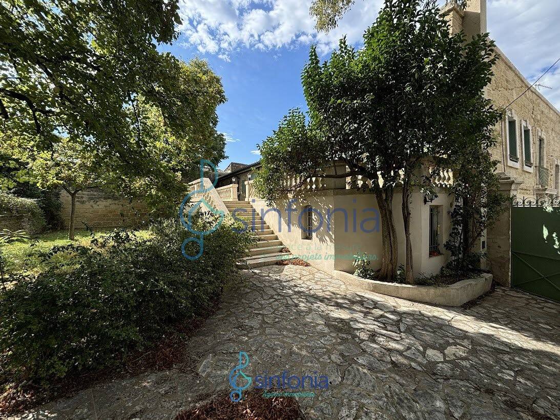 Maison à vendre, 482m², GALLARGUES LE MONTUEUX