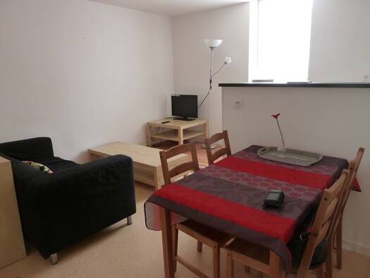 Appartement à louer 840 € 3 pièces 2 chambres 51 m² Étage 1/3 Dalby Nantes 44000