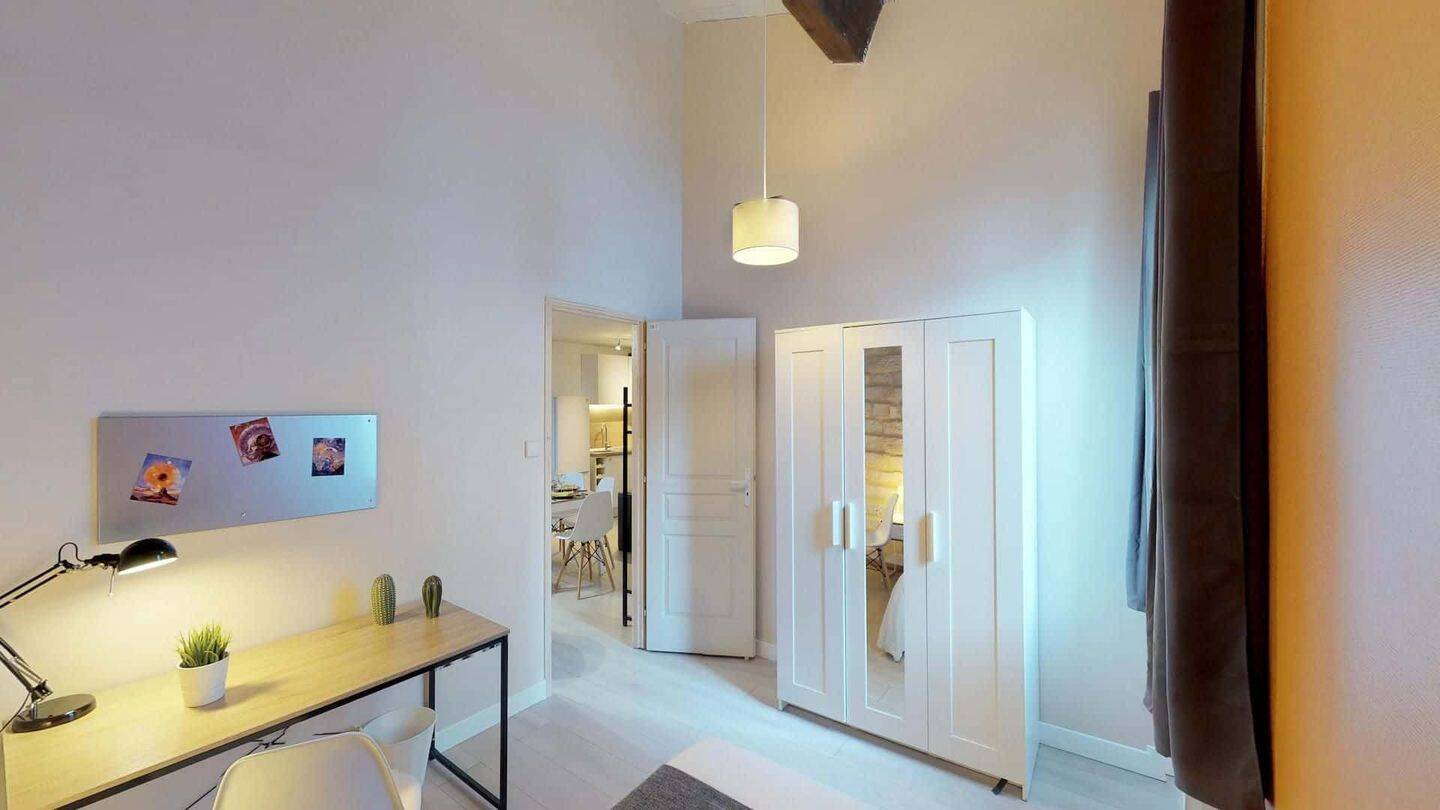 Chambre dans le 33 cours Gambetta - Colocation — 4