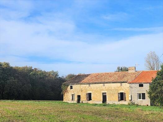 Ferme à vendre 129 000 € 4 pièces 2 chambres 75 m² 84 010 m² de terrain Miramont-de-Guyenne 47800