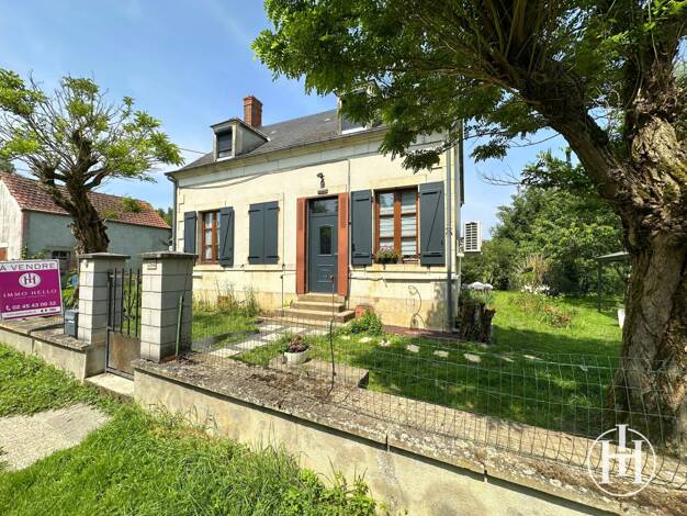 Maison à vendre 149 000 € 5 pièces 2 chambres 85,5 m² 1 865 m² de terrain Saint-Pierre-les-Étieux 18210