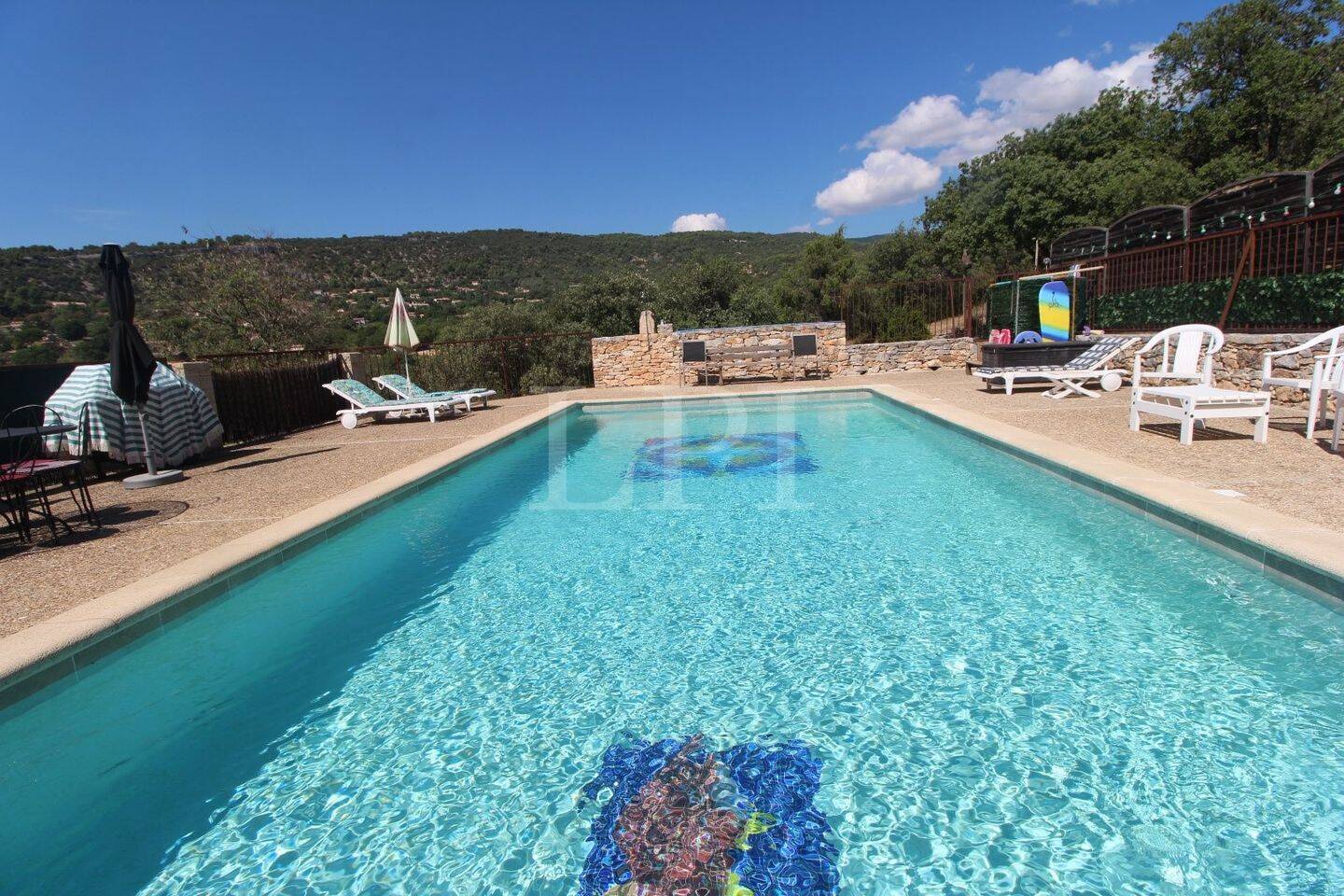 Maison à vendre, 177m², SAINT SATURNIN LES APT