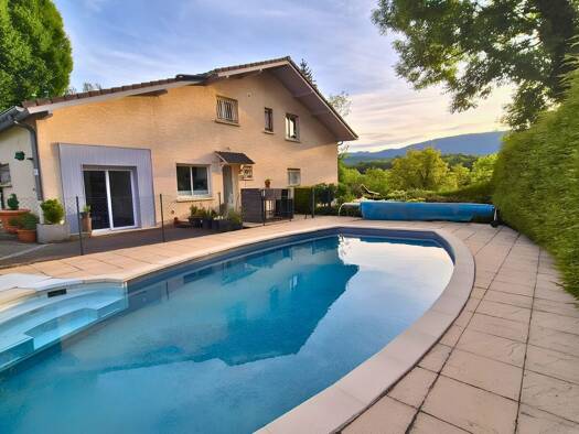 Maison à vendre 635 000 € 6 pièces 5 chambres 176 m² 1 169 m² de terrain Nord Reignier-Ésery 74930