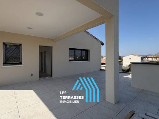 Appartement à louer 680 € 2 pièces 1 chambre 37 m² Étage 1/1 Montélimar 26200