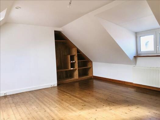 Appartement à louer 650 € 3 pièces 1 chambre 64 m² RDC/2 Ploare Douarnenez 29100