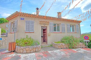 Appartement à louer 1 250 € 4 pièces 3 chambres 86 m² Le Bar sur Loup 06620