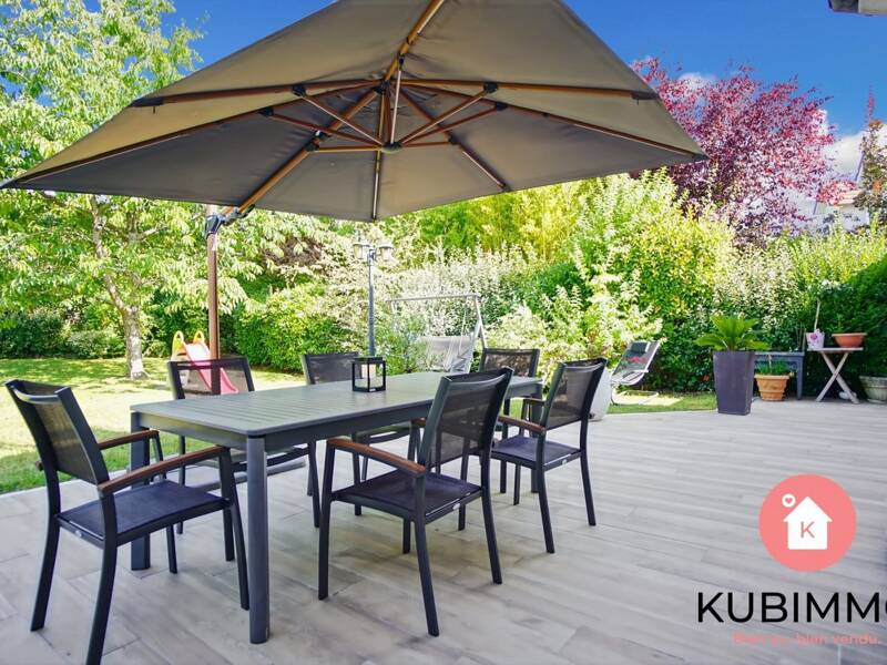 Maison à vendre, 190m², BUSSY SAINT GEORGES