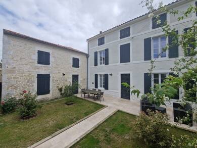 Maison à vendre 399 000 € 6 pièces 4 chambres 178 m² 470 m² de terrain Sud Surgères 17700