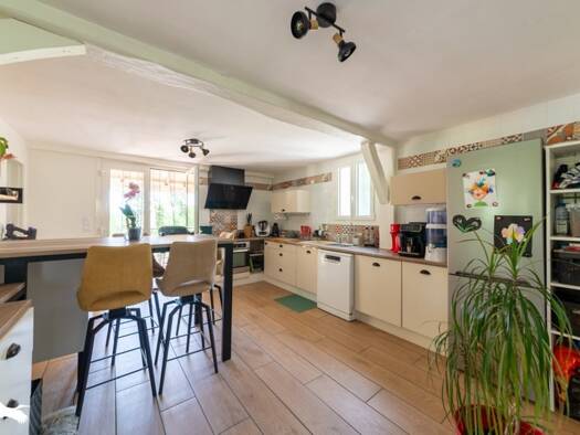 Maison à vendre 270 800 € 5 pièces 4 chambres 165 m² 3 501 m² de terrain Montayral 47500