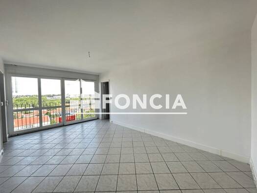 Appartement à louer 810 € 4 pièces 3 chambres 69,9 m² 10ème étage Beauregard-Boufflers-Buthégnemont Nancy 54000