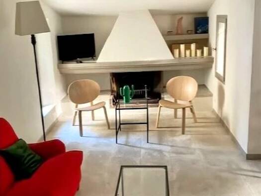 Maison à louer 2 050 € 6 pièces 3 chambres 108 m² 349 m² de terrain Rognes 13840