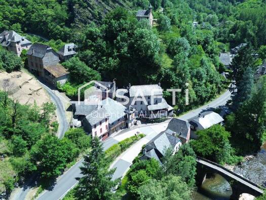 Local commercial à vendre 460 000 € 292 m² de surface de vente Conques-en-Rouergue 12320