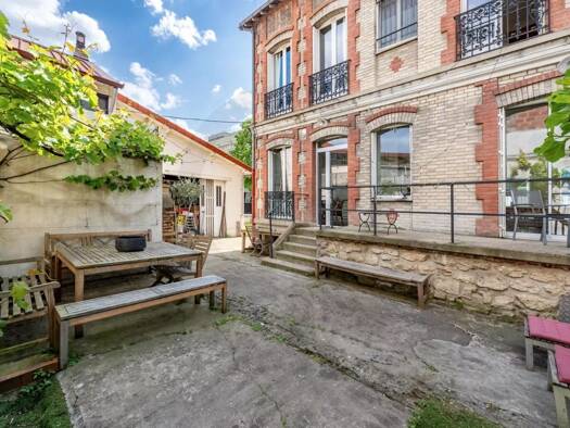 Maison à vendre 1 800 000 € 11 pièces 7 chambres 355 m² de terrain Centre Ville Est Ivry-sur-Seine 94200