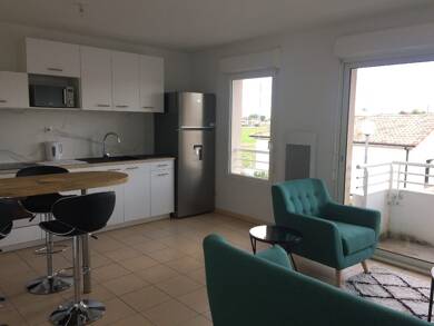 Appartement à louer 700 € 3 pièces 2 chambres 52,6 m² RDC Libourne 33500