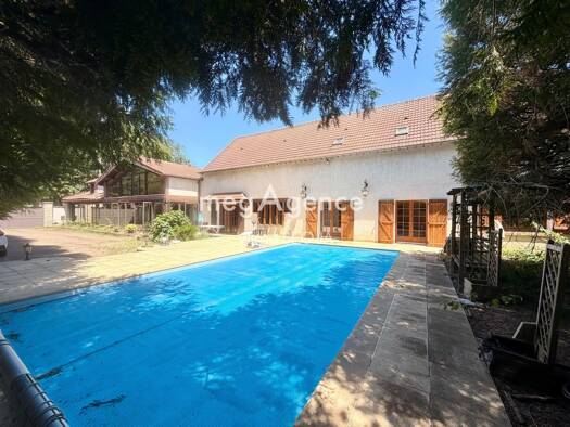 Maison à vendre 492 000 € 15 pièces 9 chambres 383 m² 1 035 m² de terrain Briand Leclerc Sens 89100