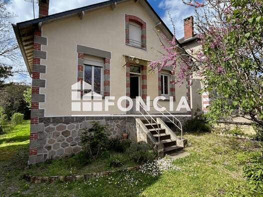 Maison à louer 800 € 3 pièces 2 chambres 80 m² Rochechouart 87600