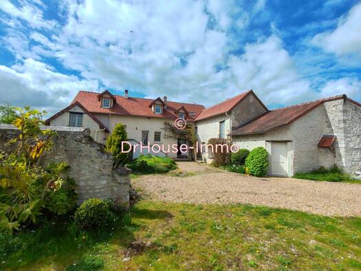 Maison à vendre 240 350 € 9 pièces 4 chambres 154 m² 3 433 m² de terrain Les Ormes 86220