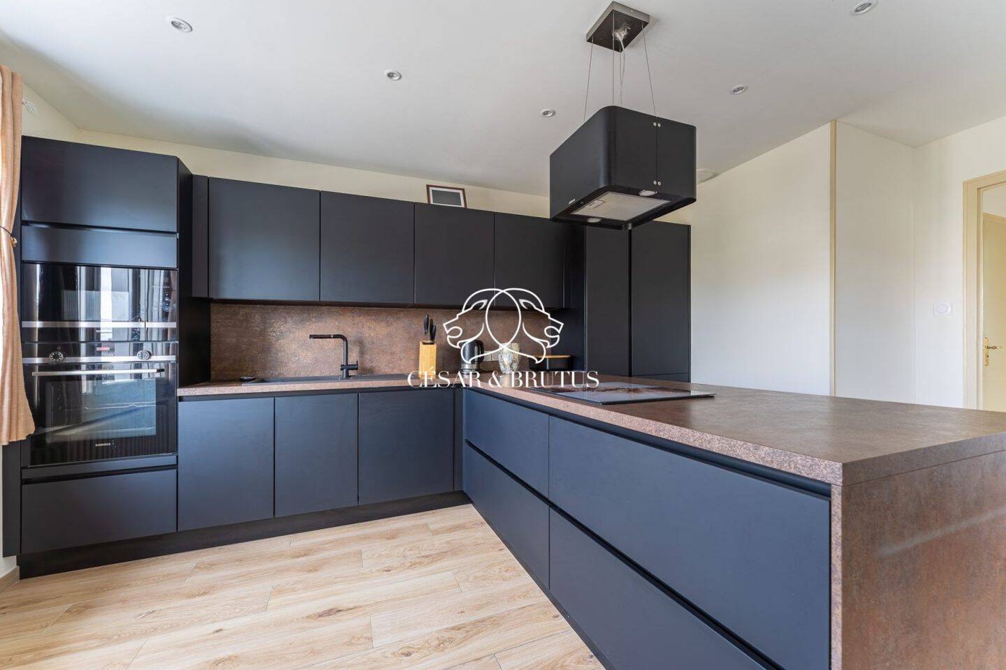 Maison à vendre, 170m², SAINT PIERRE DE CHANDIEU