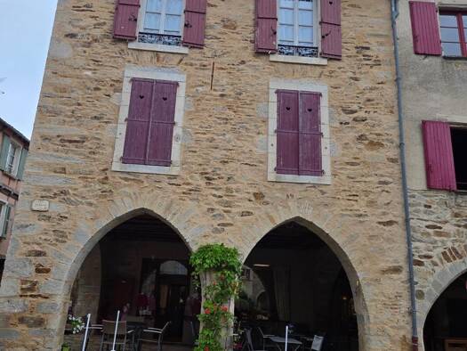 Local commercial à vendre 199 500 € 241 m² de surface de vente Sauveterre-de-Rouergue 12800