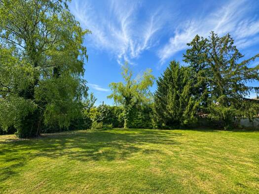 Terrain constructible à vendre 93 000 € 450 m² de terrain Centre Ville Est Bourgoin-Jallieu 38300