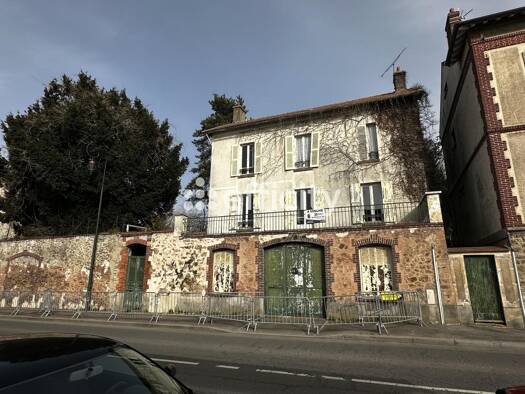 Maison à vendre 362 100 € 6 pièces 4 chambres 140 m² 1 130 m² de terrain Centre Ville Centre et Nord Coulommiers 77120