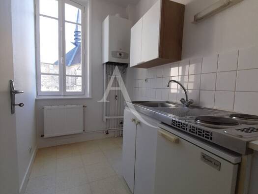 Appartement à louer 653 € 2 pièces 1 chambre 48 m² 1er étage Etrepagny 27150
