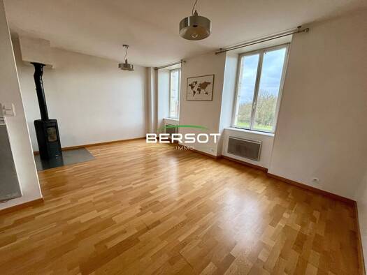 Appartement à louer 600 € 3 pièces 2 chambres 57 m² 1er étage Loulans Verchamp 70230
