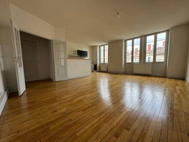 Appartement à louer 690 € 3 pièces 2 chambres 89 m² Dernier étage, Étage 2/2 Aixe sur Vienne 87700
