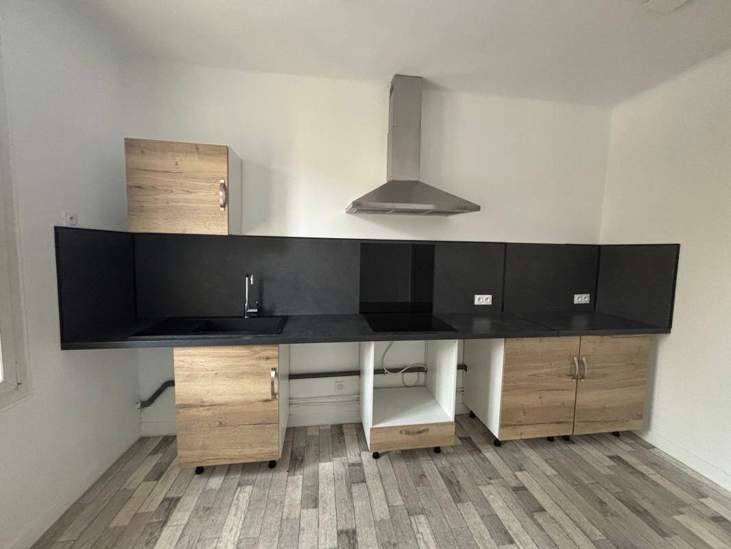 Maison à louer, 34m², HYERES
